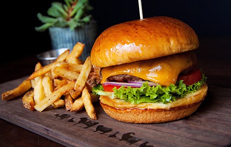  Classic Cheeseburger